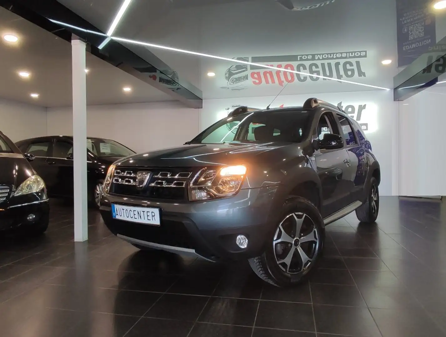 Dacia Duster Laureate dCi 80kW (109CV) 4X2 EDC 2017 Gris - 1