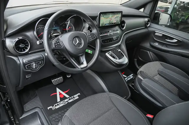 Mercedes-Benz 250 view 9