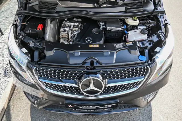 Mercedes-Benz 250 view 7
