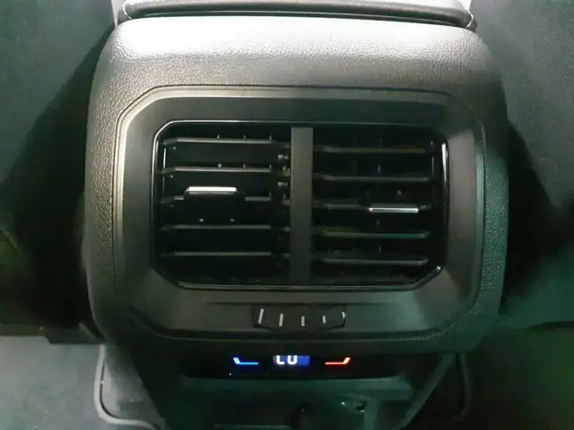 Volkswagen Tiguan view 9