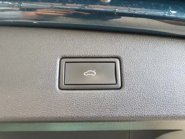 Volkswagen Tiguan view 12