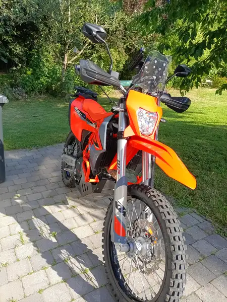 KTM 690 ENDURO R - foto 2