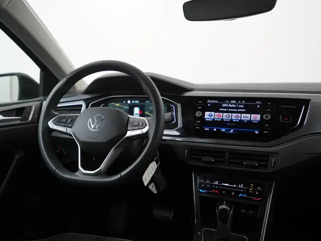 Volkswagen Polo view 5