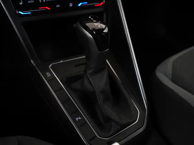 Volkswagen Polo view 10