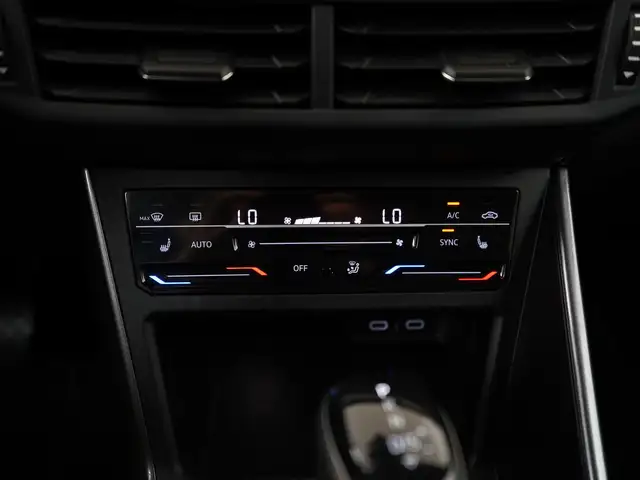 Volkswagen Polo view 11