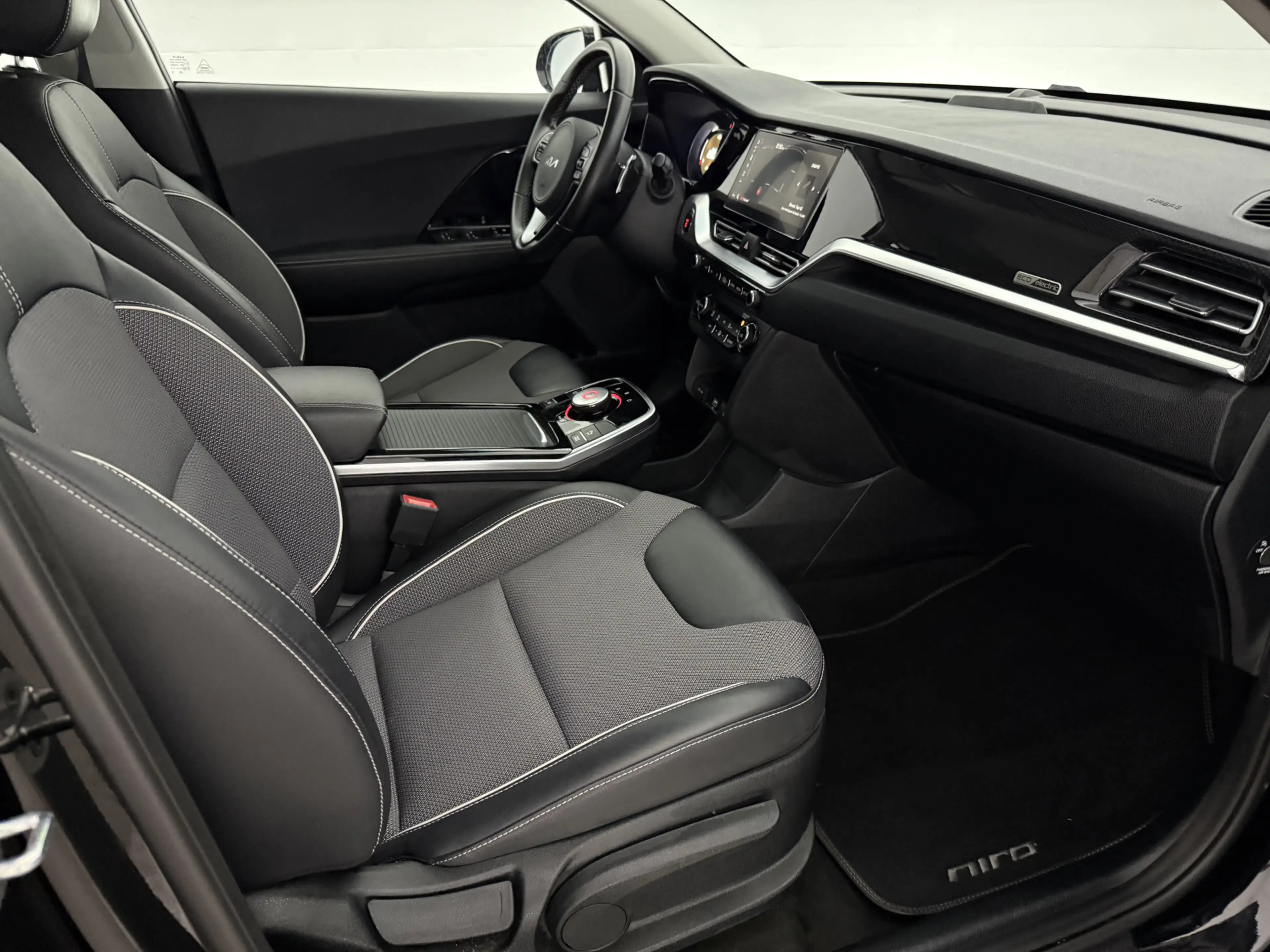Kia e-Niro DynamicLine 64 kWh | Snelladen | SOH 95% |  Clima — photo 33