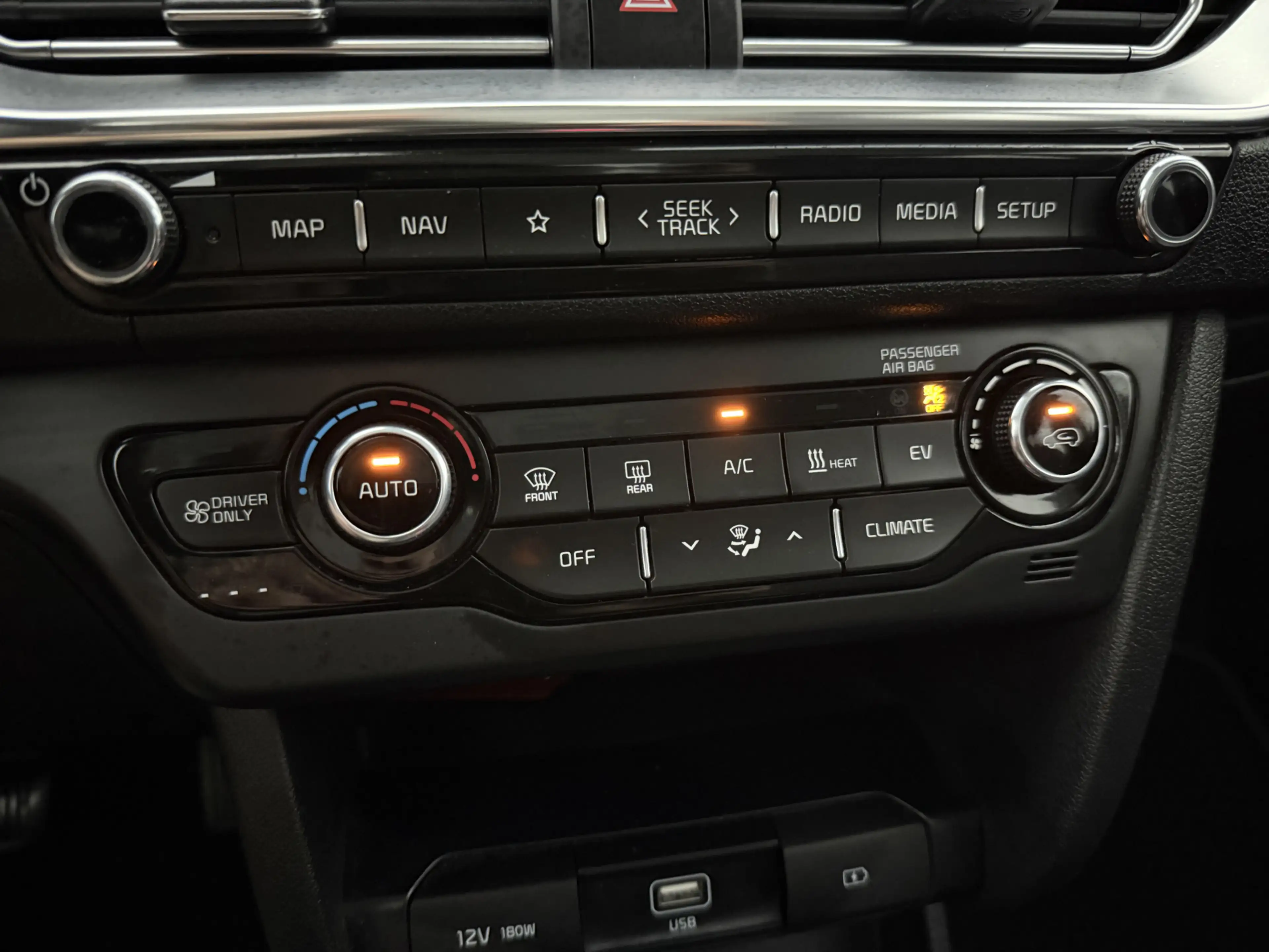 Kia e-Niro DynamicLine 64 kWh | Snelladen | SOH 95% |  Clima — photo 29