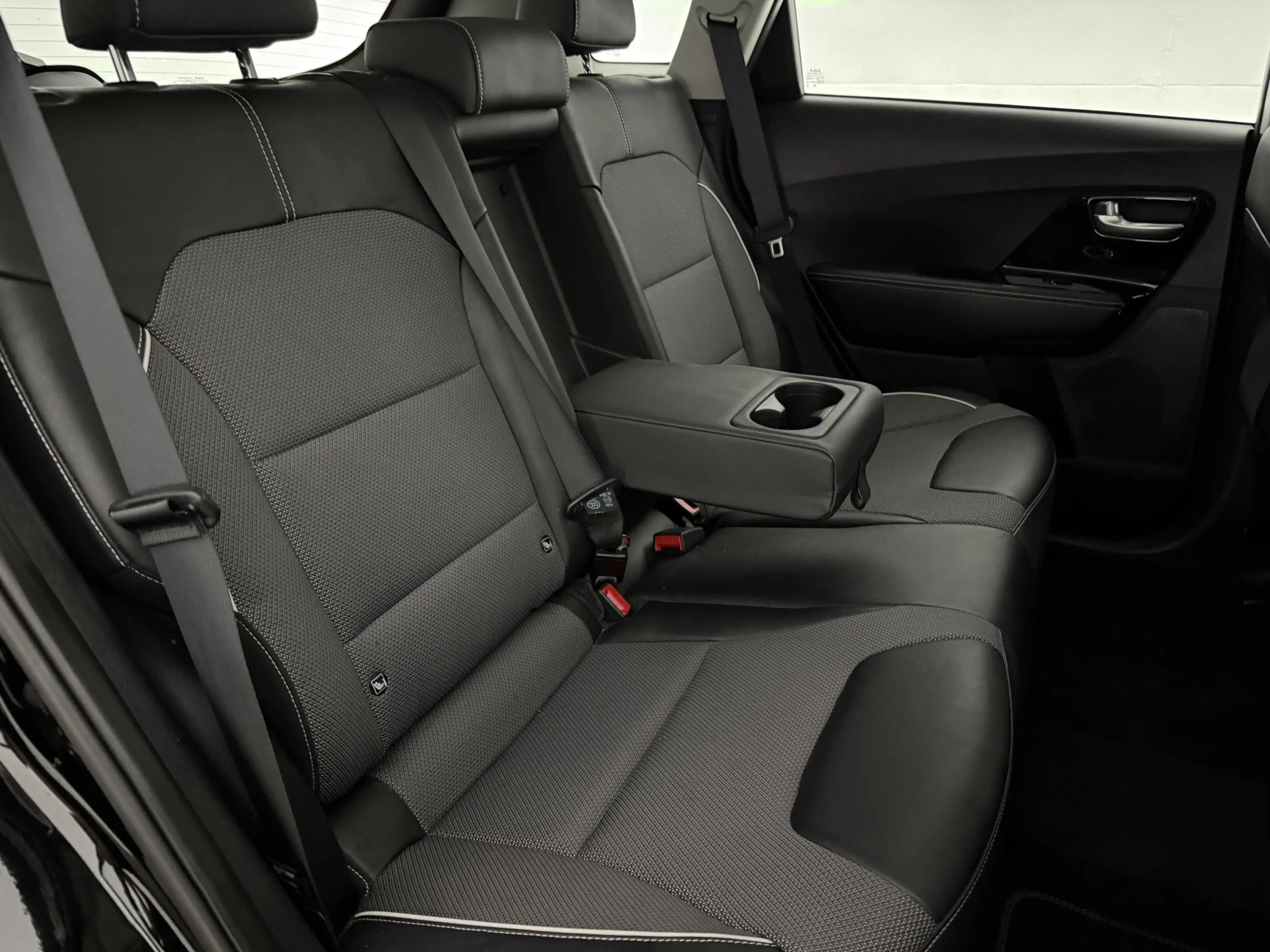 Kia e-Niro DynamicLine 64 kWh | Snelladen | SOH 95% |  Clima — photo 35