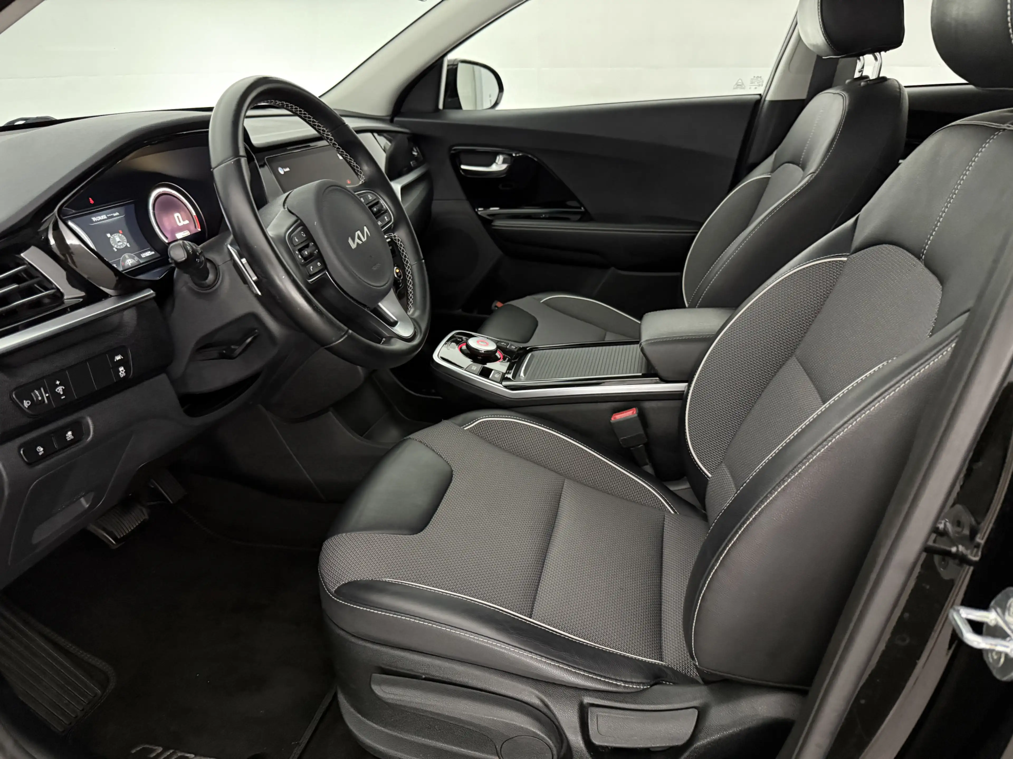 Kia e-Niro DynamicLine 64 kWh | Snelladen | SOH 95% |  Clima — photo 32