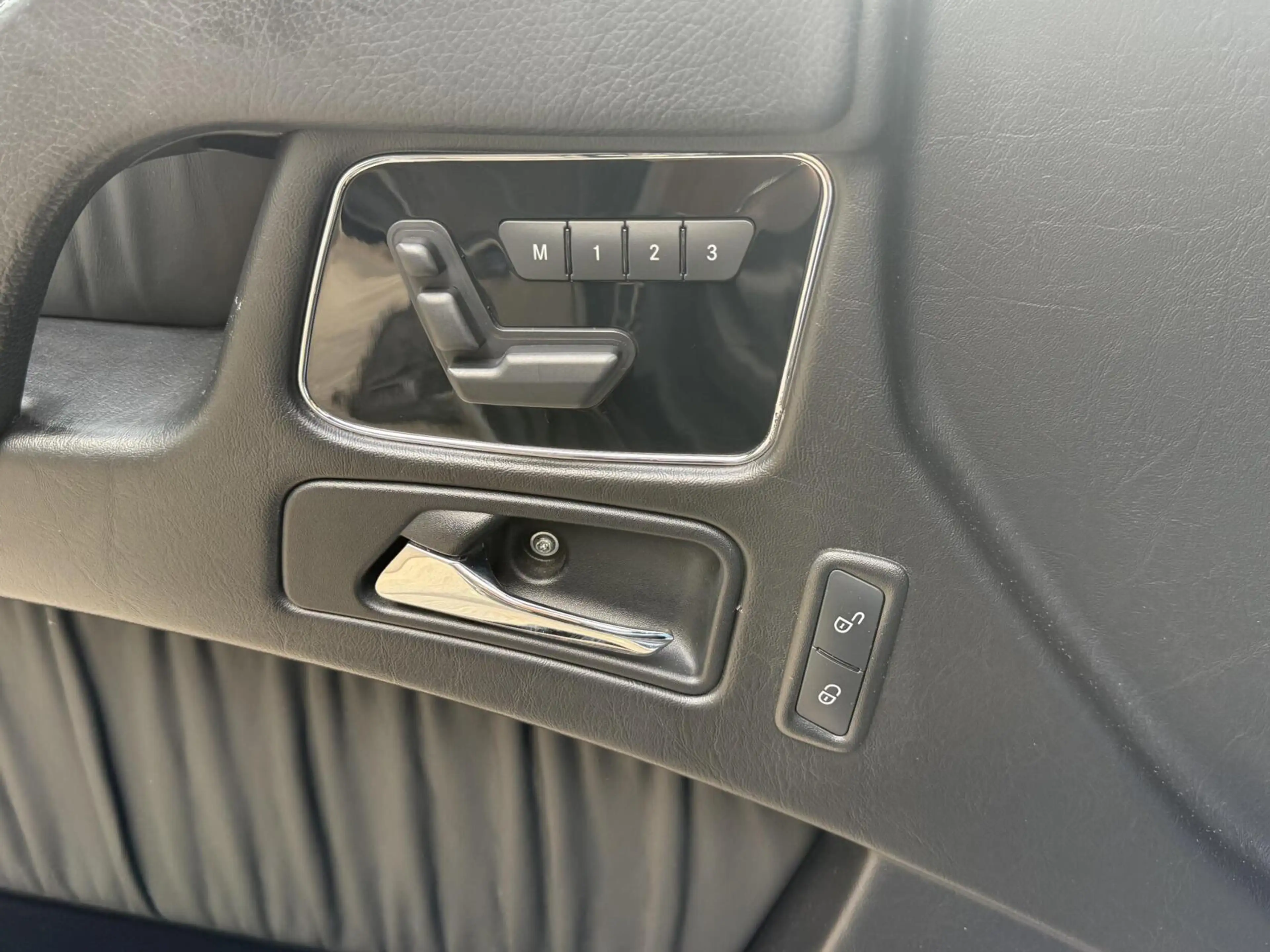 Mercedes-Benz G 63 AMG — photo 27