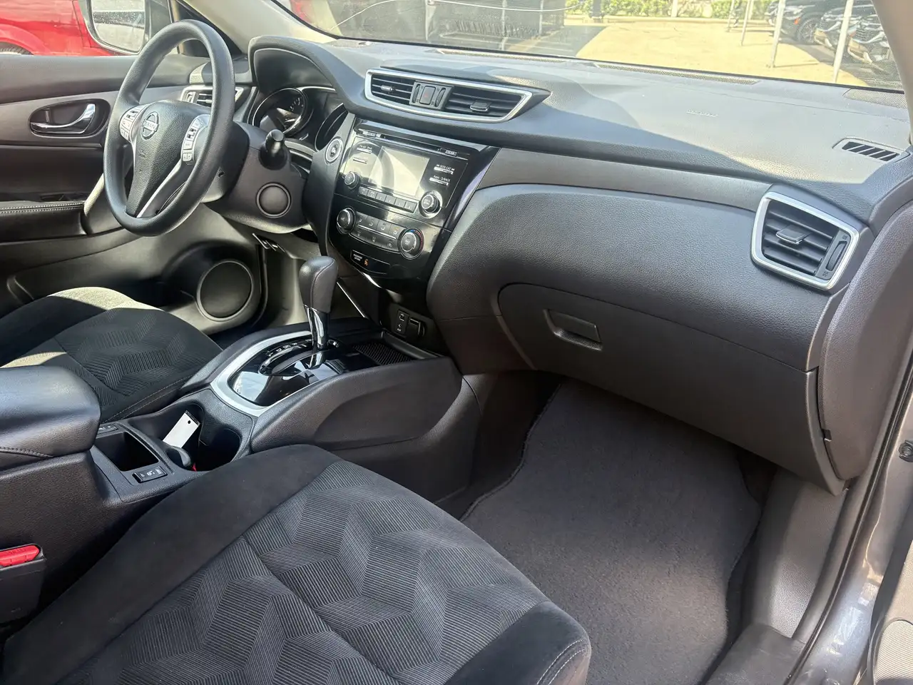 Nissan Rogue снимка Nissan Rogue