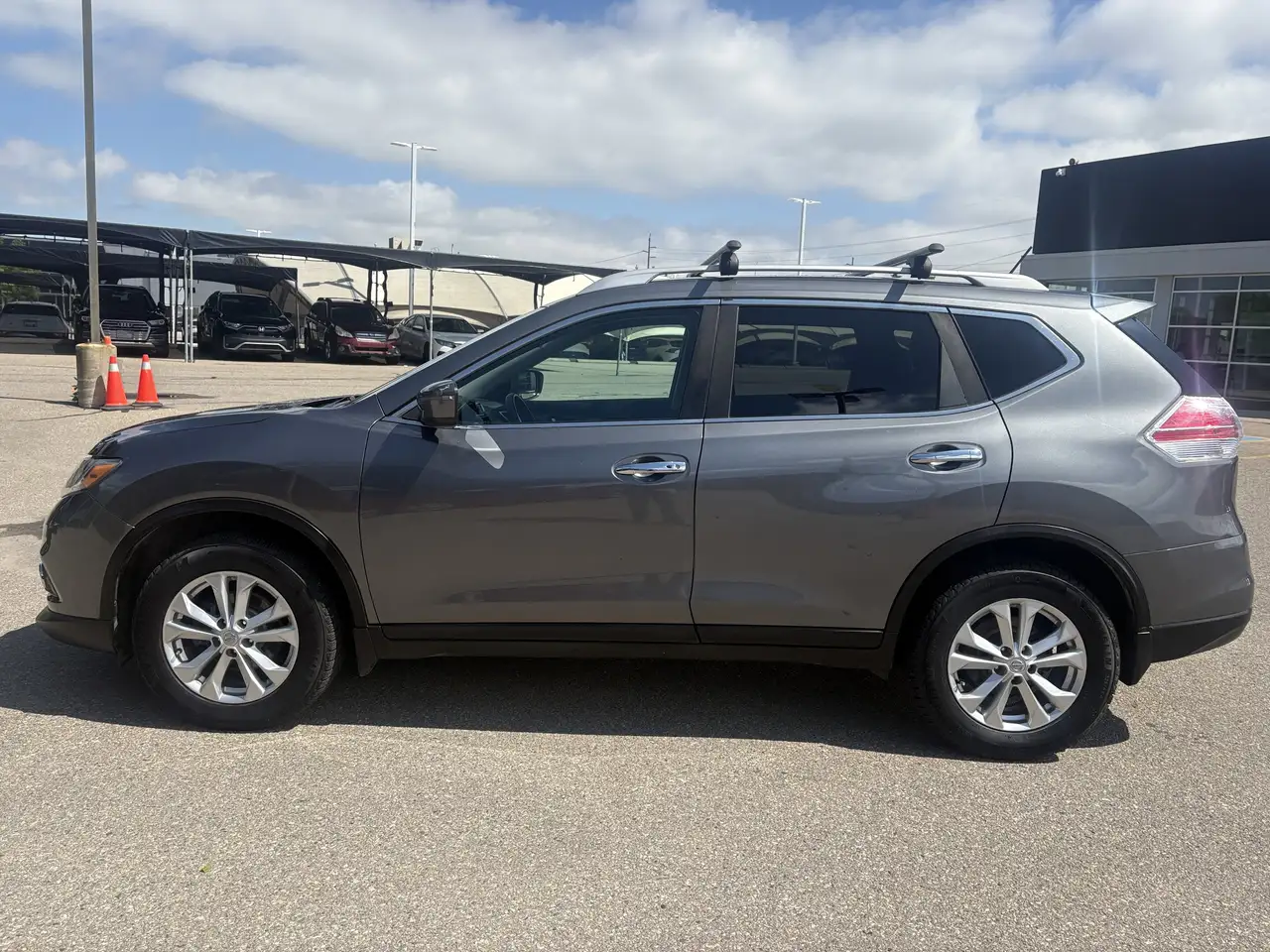 Nissan Rogue снимка Nissan Rogue