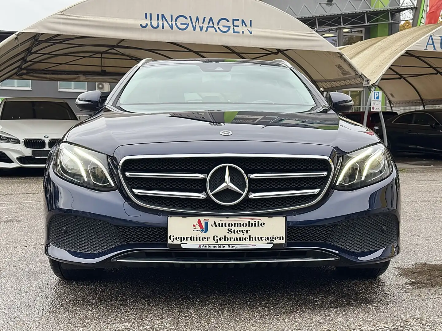 Mercedes-Benz E 220 d Avantgarde Aut.+Navi+R-Kamera+Leder+AHK Blau - 2