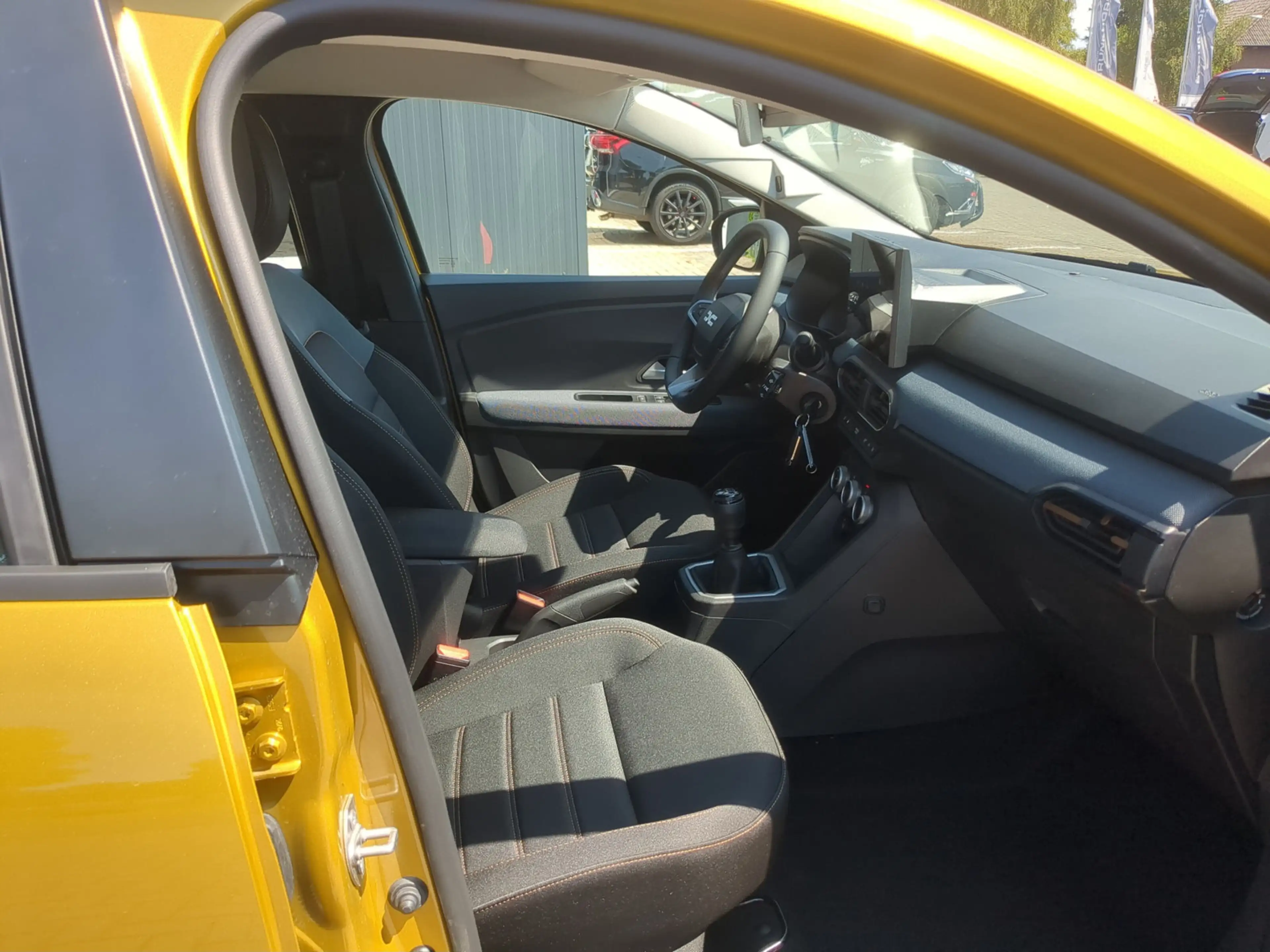 Dacia Sandero Stepway TCe 110 Expression SHZ Navi — photo 9