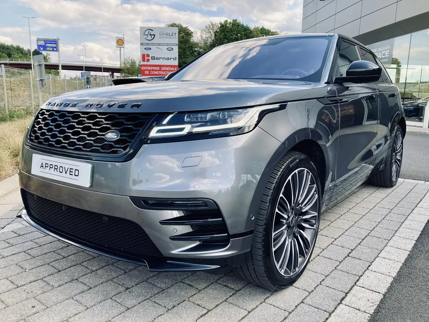 Land Rover Range Rover Velar R-Dynamic SE Grijs - 1