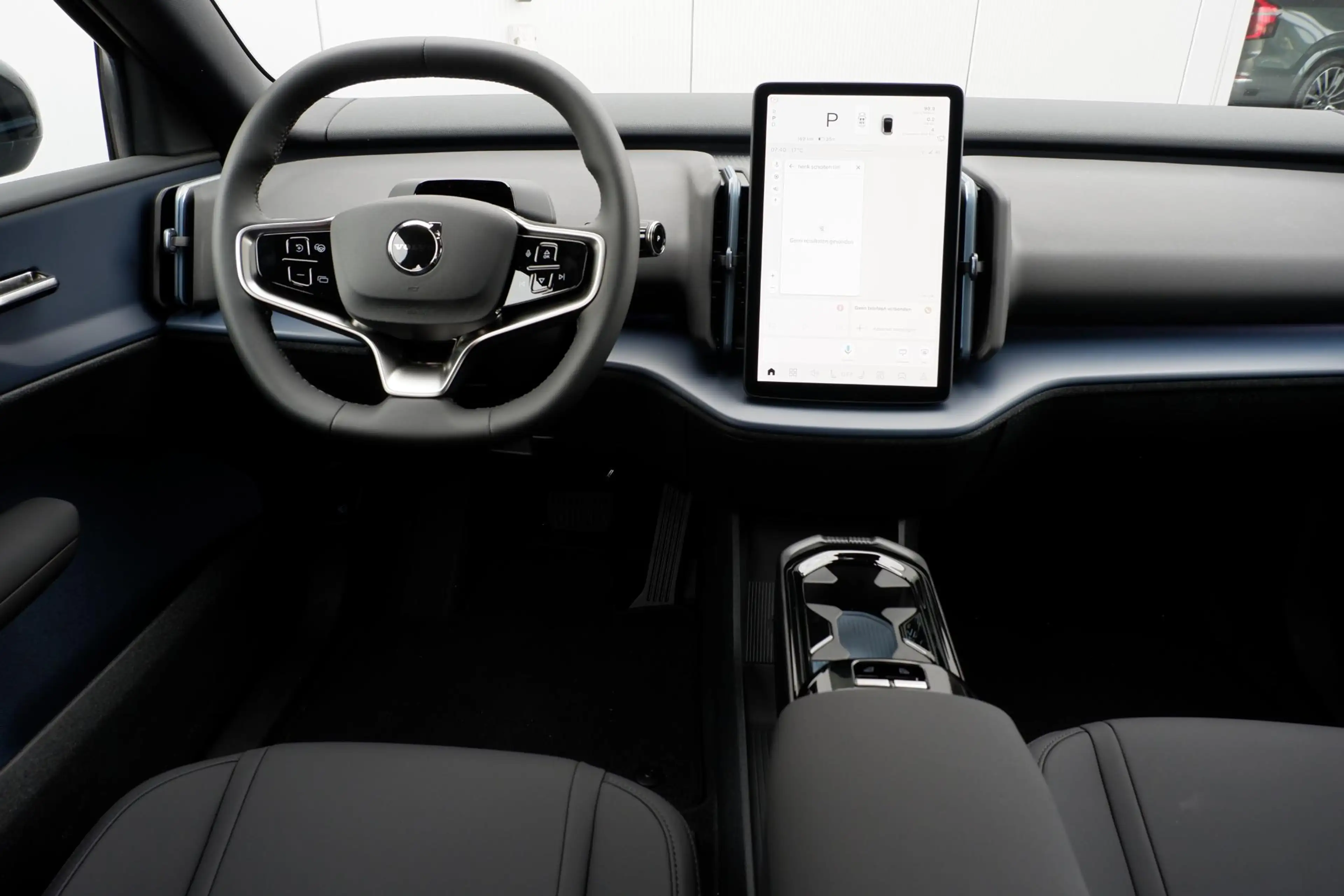 Volvo EX30 P5 Long Range Plus Europa 69 kWh Elektrisch verste — photo 4