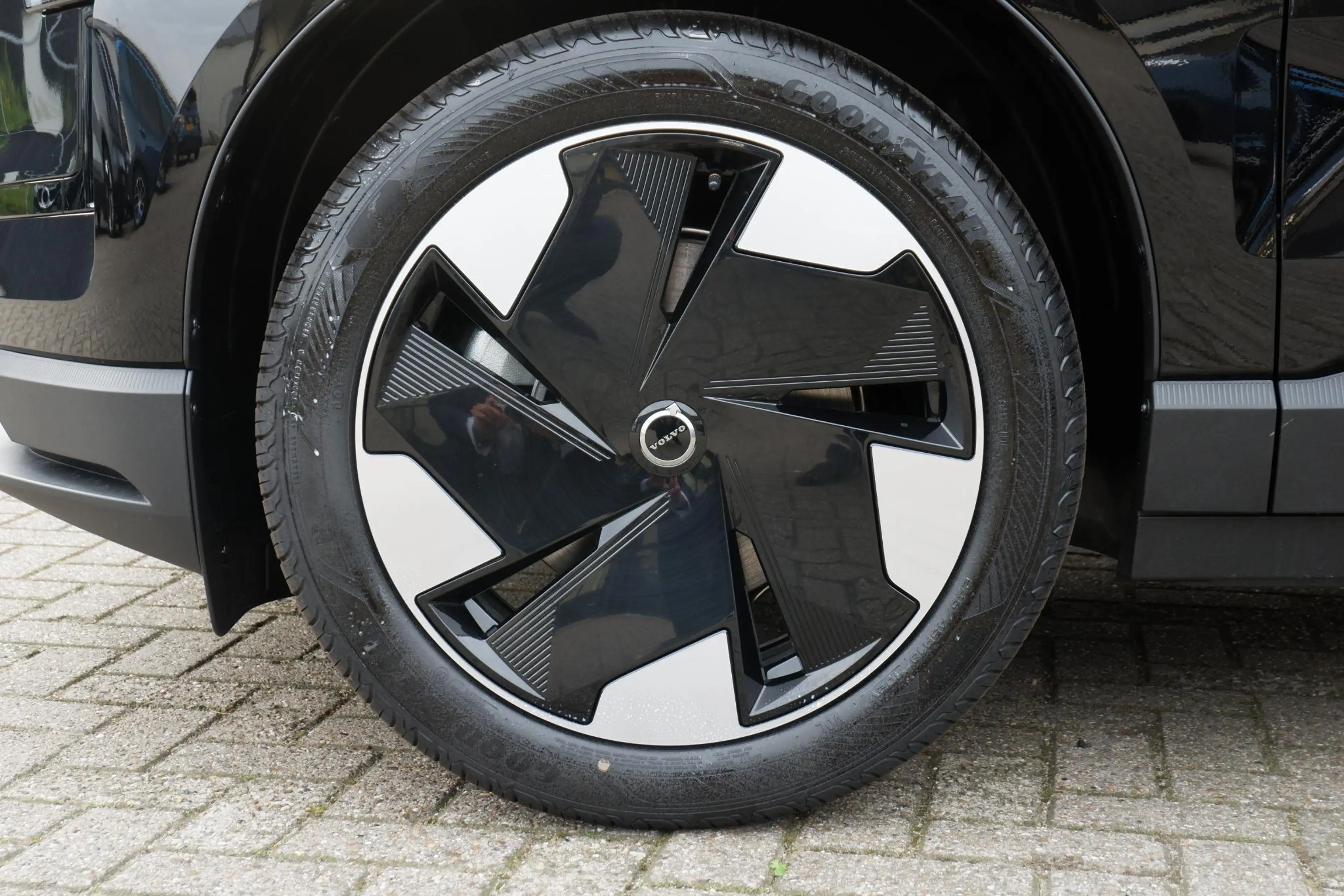 Volvo EX30 P5 Long Range Plus Europa 69 kWh Elektrisch verste — photo 8