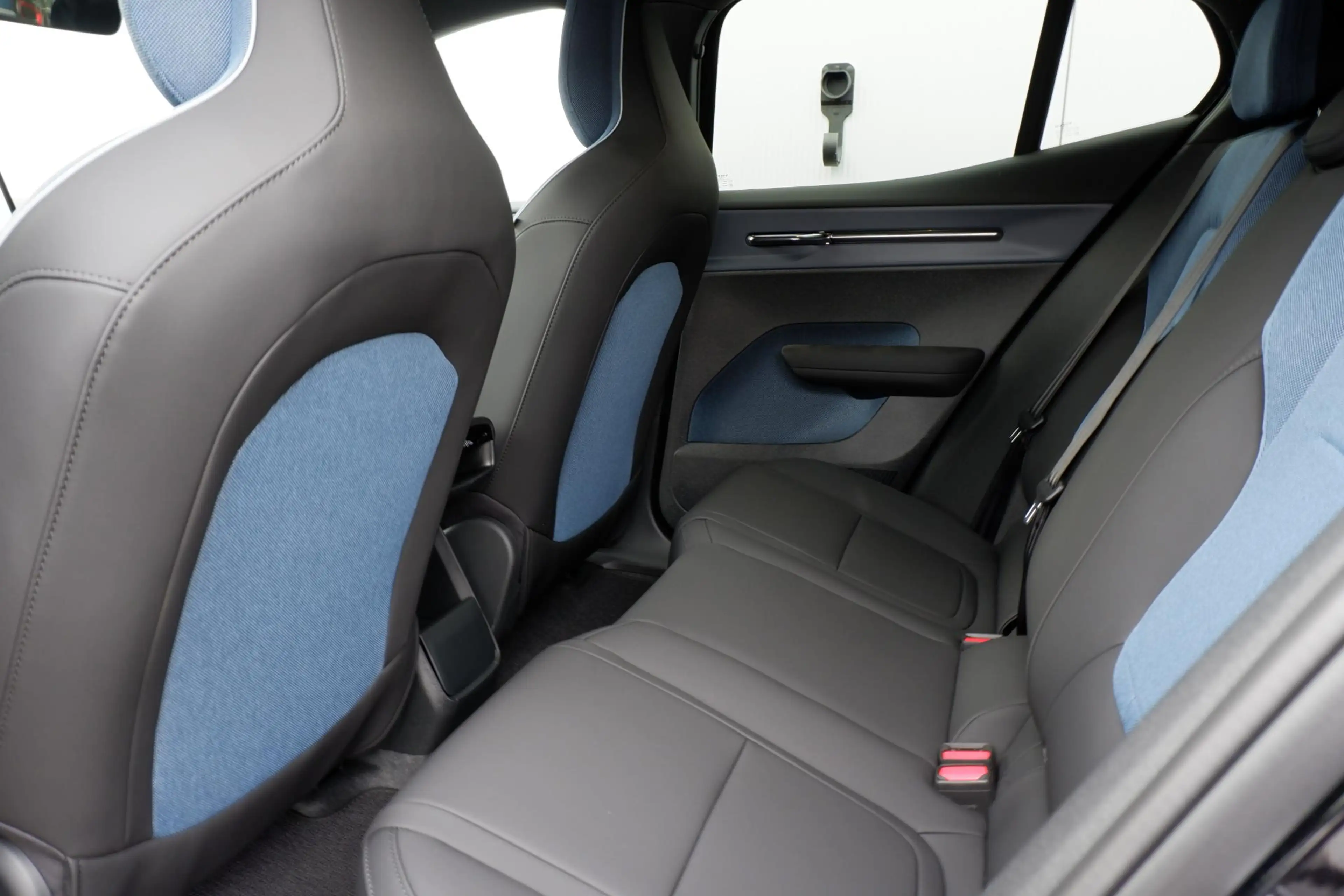 Volvo EX30 P5 Long Range Plus Europa 69 kWh Elektrisch verste — photo 7