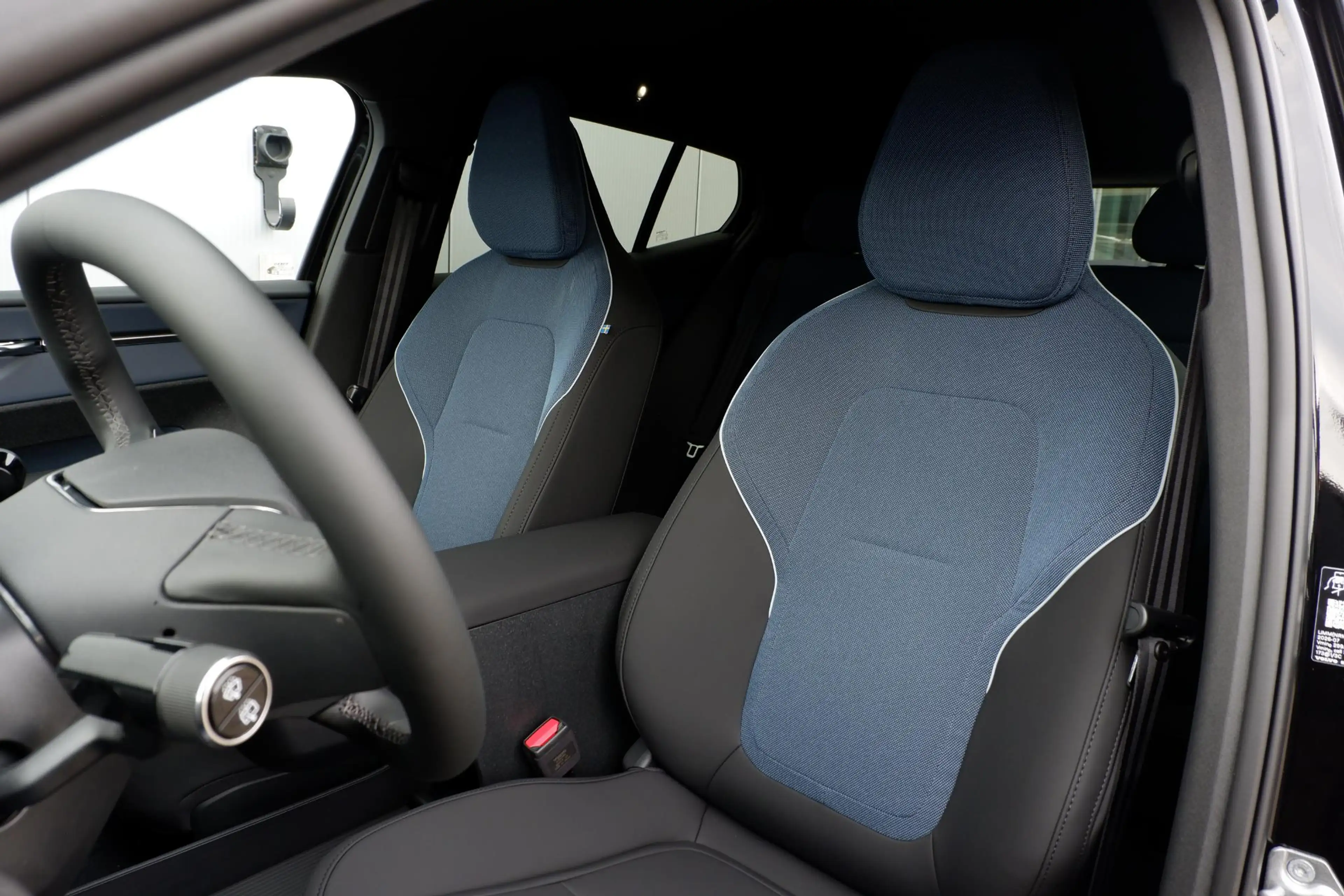 Volvo EX30 P5 Long Range Plus Europa 69 kWh Elektrisch verste — photo 11