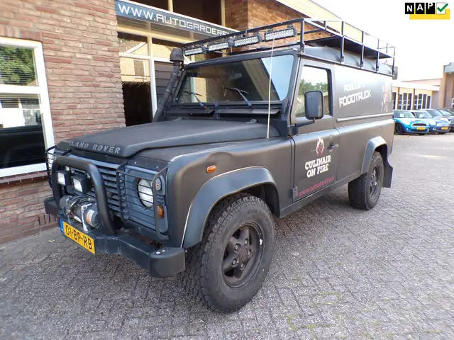 Land Rover Defender