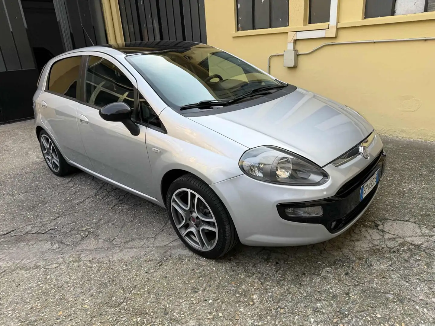 Fiat Punto Evo 1.4 5 porte Emotion EasyPower Grau - 1