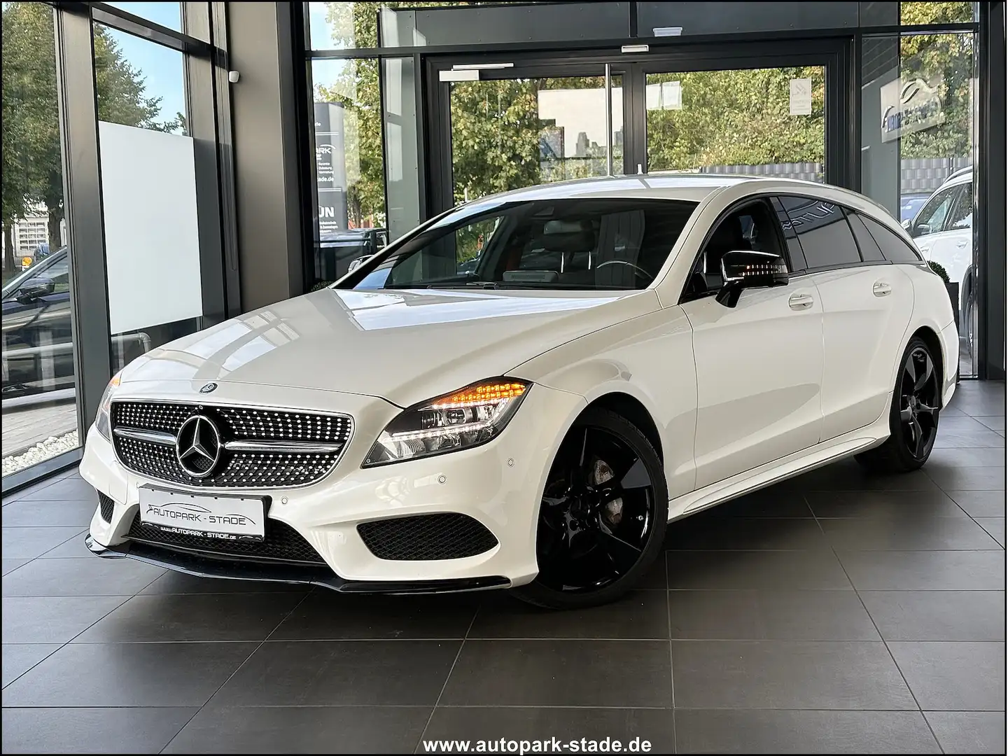 Mercedes-Benz CLS AMG LED Assis 360 Mem Alb - 2