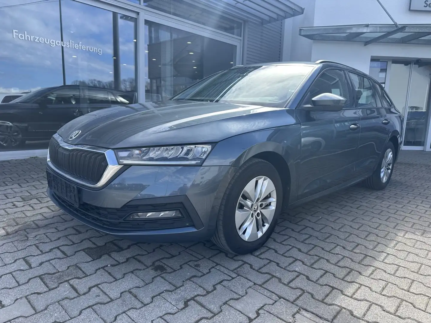 Skoda Octavia Combi 2.0TDI LED*NAVI*PDC*ALU Gris - 2