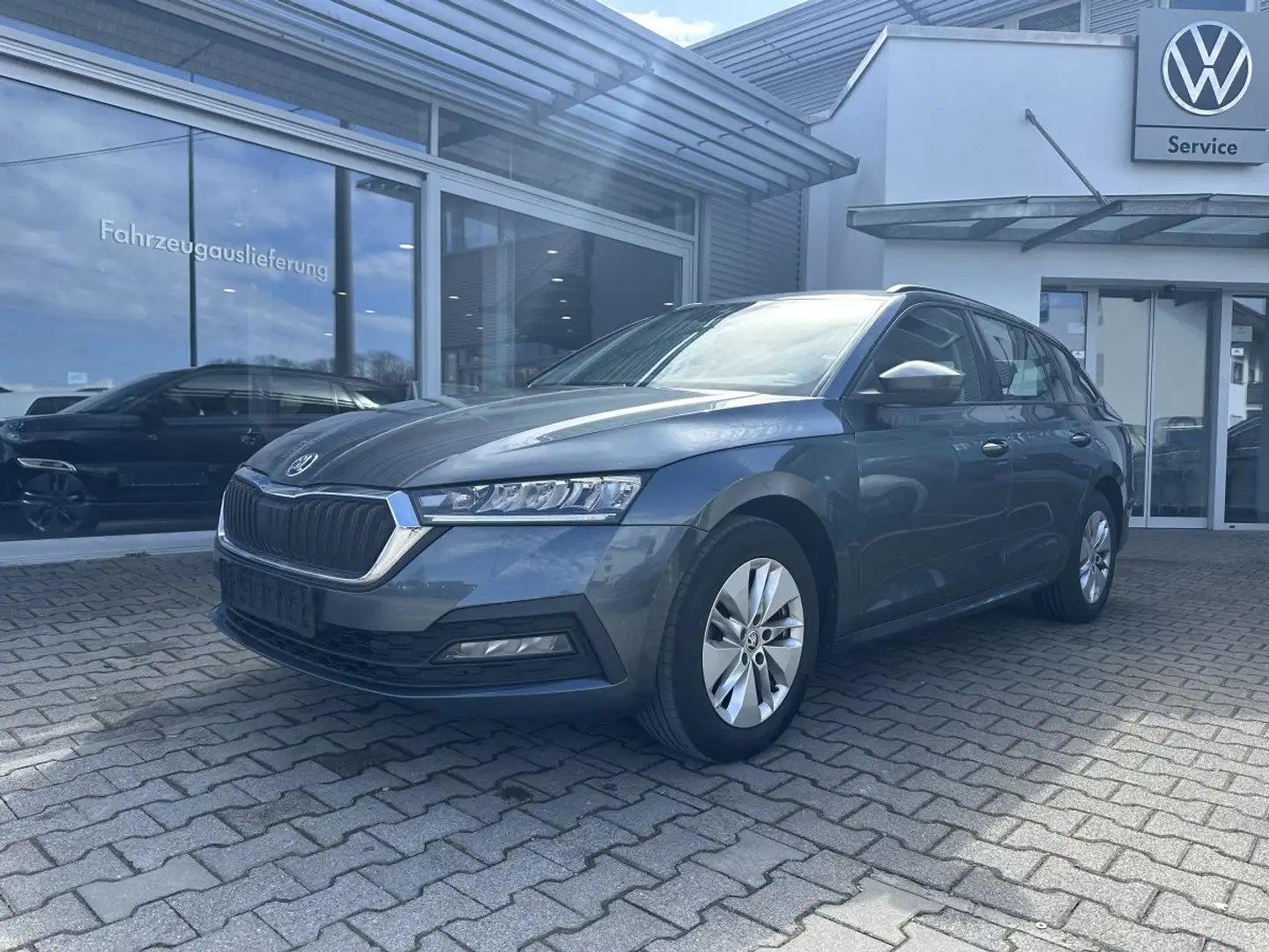 Skoda Octavia Combi 2.0TDI LED*NAVI*PDC*ALU Gris - 1