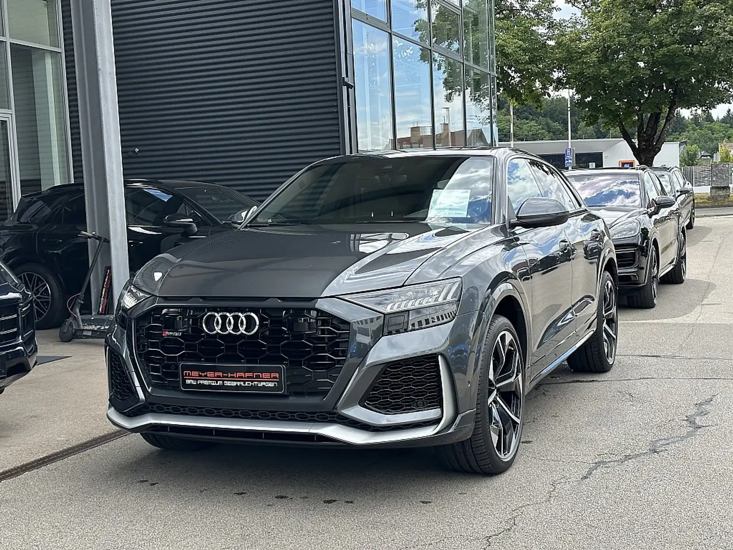 Audi Q8 RSQ8 quattro Aut. Grau - 2