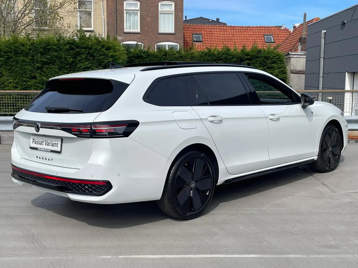 Volkswagen Passat Variant R-Line Edition | 'App-Connect' draadloze smartphon Wit - 2