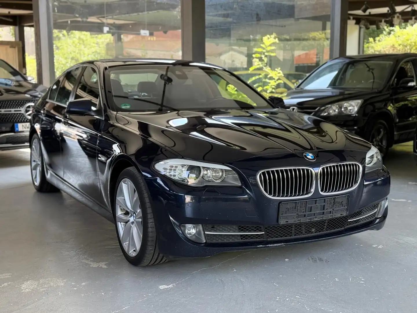 BMW 530 d xDrive-SOFT-KEYLESS-TOT-SPUR-SCHIEB-KAM Bleu - 1