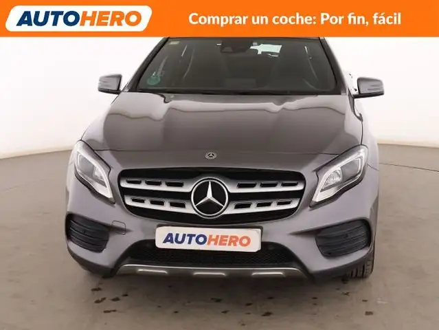 Mercedes-Benz GLA view 9