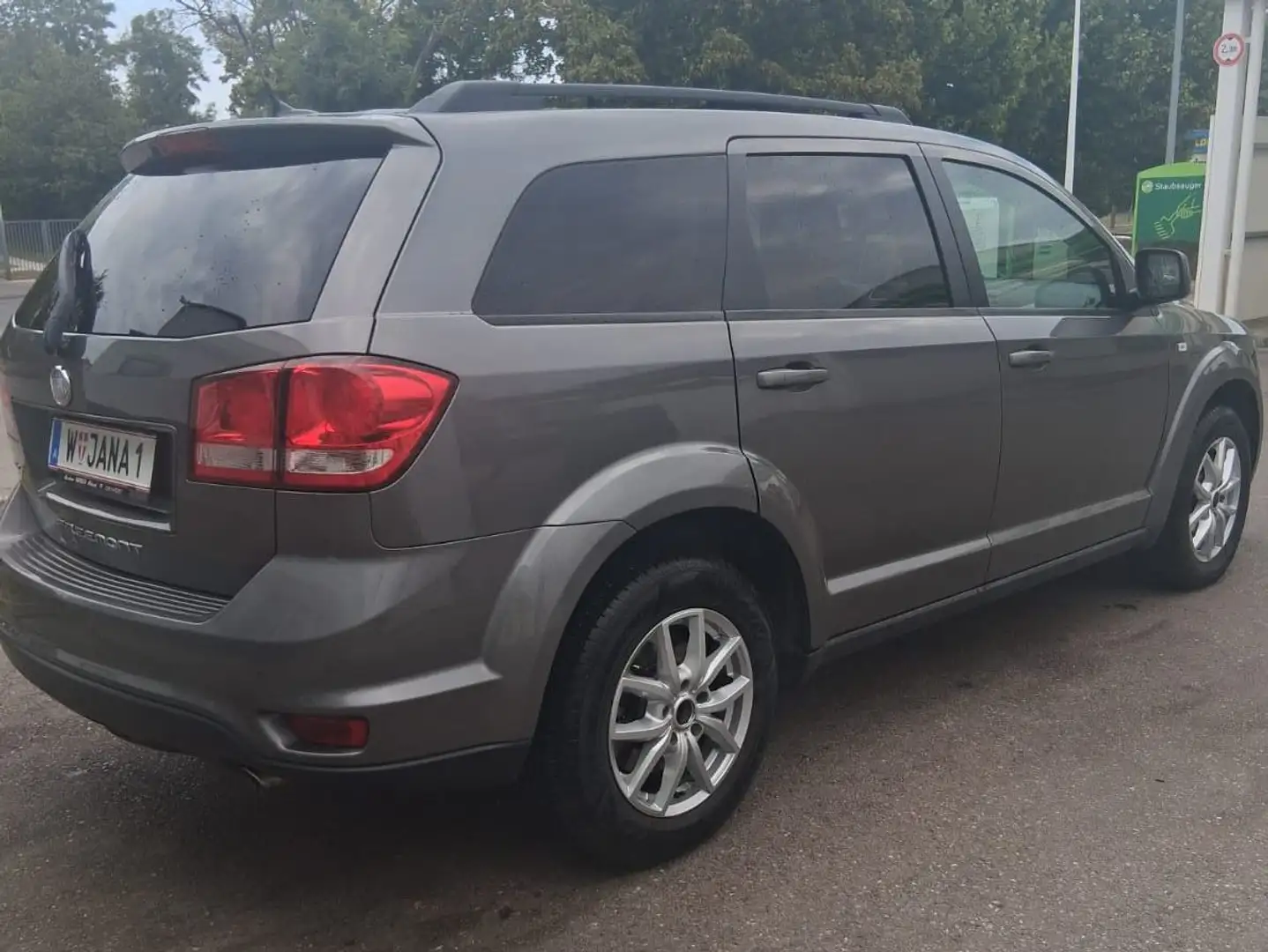 Fiat Freemont Freemont 2,0 Multijet II 170 Lounge AWD Aut. Loung Grau - 2