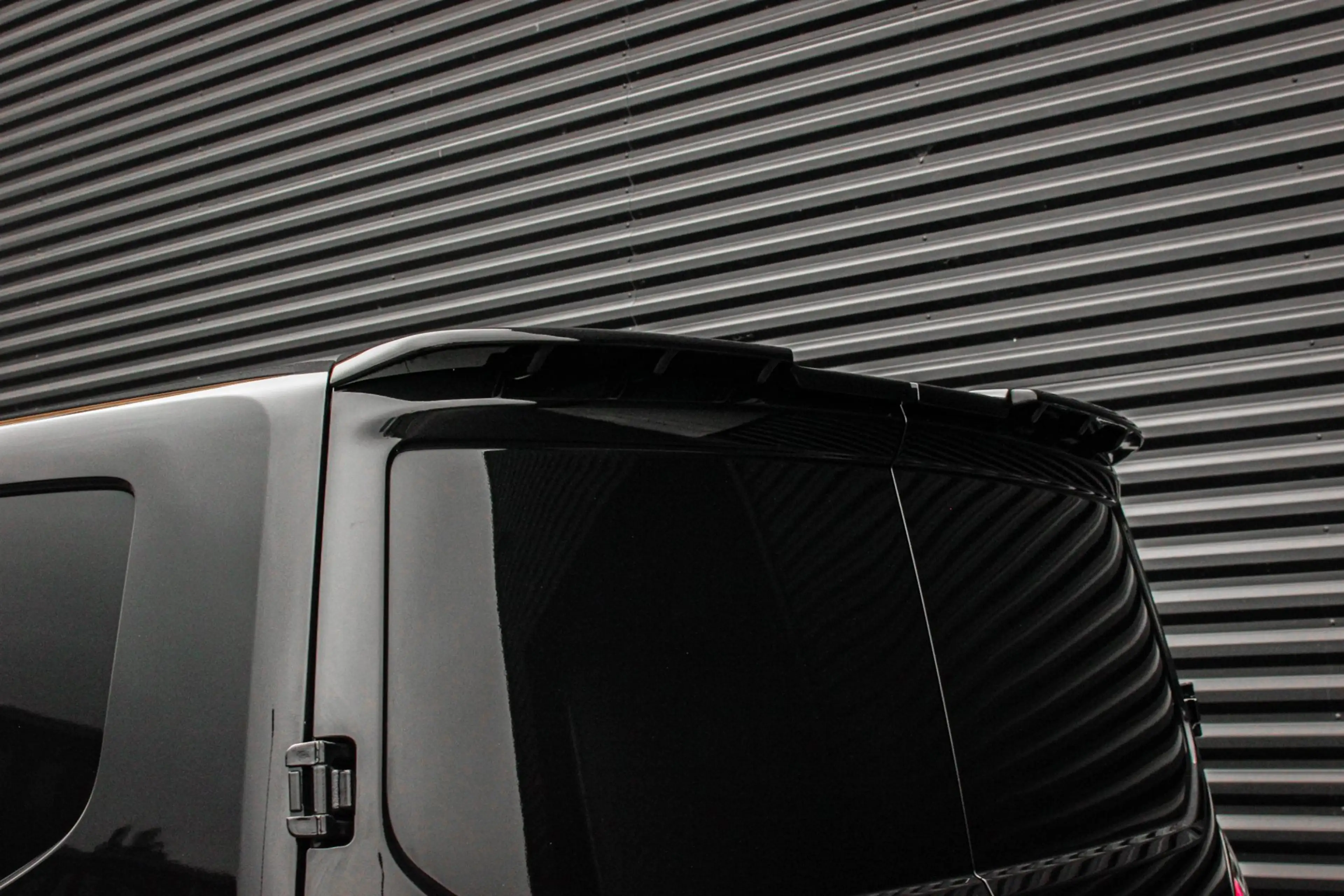 Ford E-Transit Cust. L2H1 Limited 71 kWh 218PK / JB- EDITON / CAM — photo 32