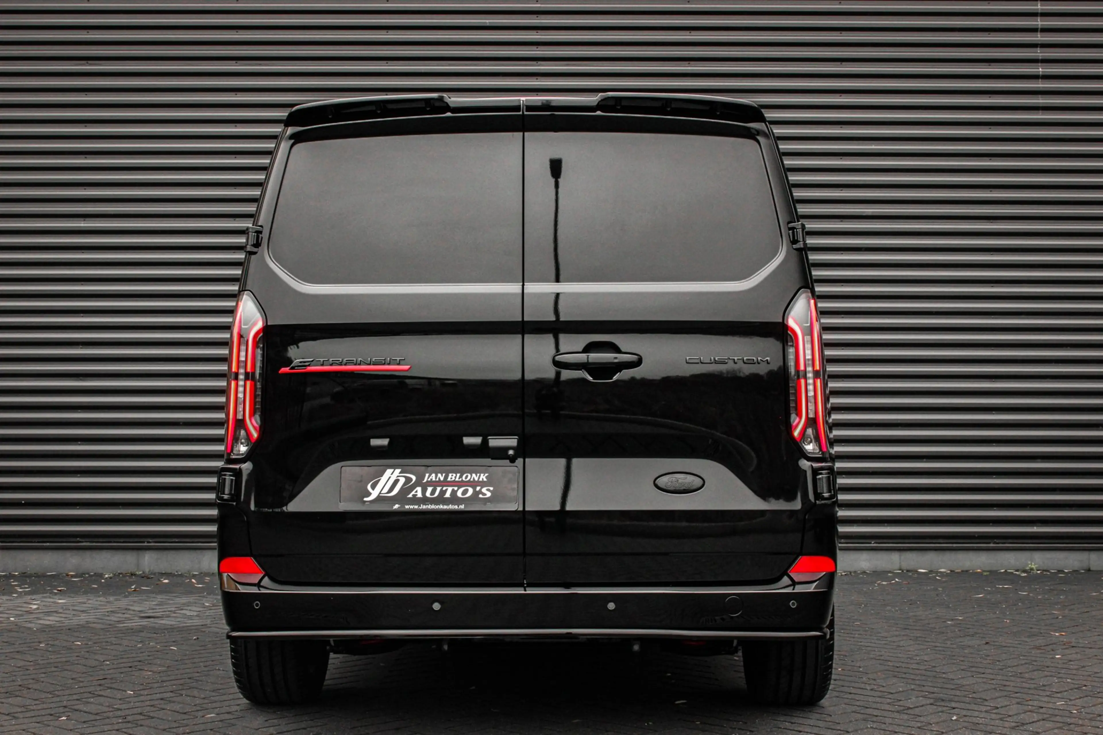 Ford E-Transit Cust. L2H1 Limited 71 kWh 218PK / JB- EDITON / CAM — photo 33