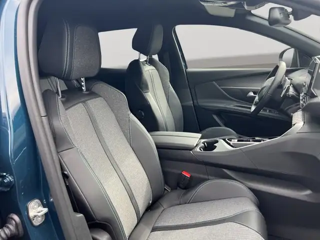 Peugeot 3008 view 9