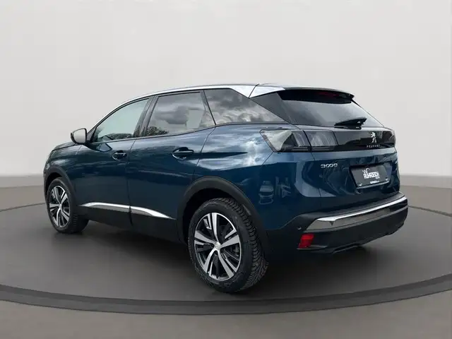 Peugeot 3008 view 3