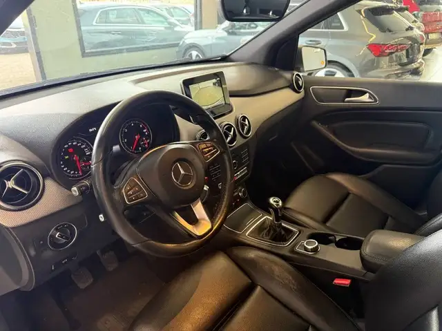 Mercedes-Benz B-Class view 12