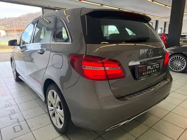 Mercedes-Benz B-Class view 5