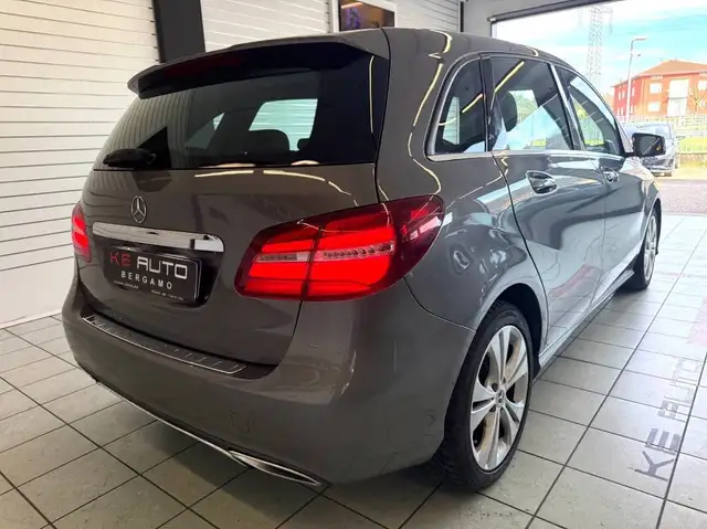 Mercedes-Benz B-Class view 6