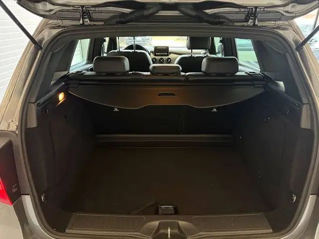 Mercedes-Benz B-Class view 9