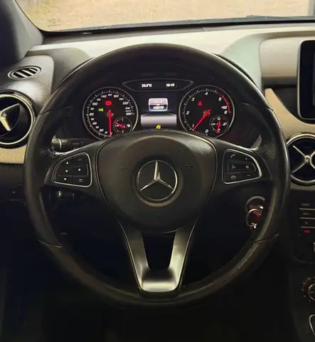 Mercedes-Benz B-Class view 14
