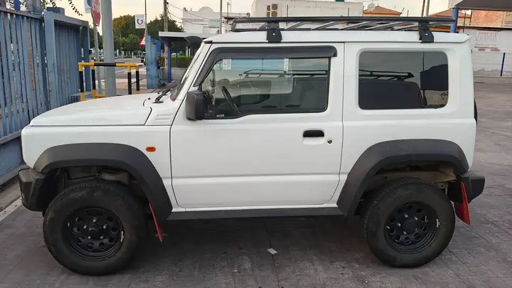 Suzuki Jimny 1.5 PRO 2021, foto 2