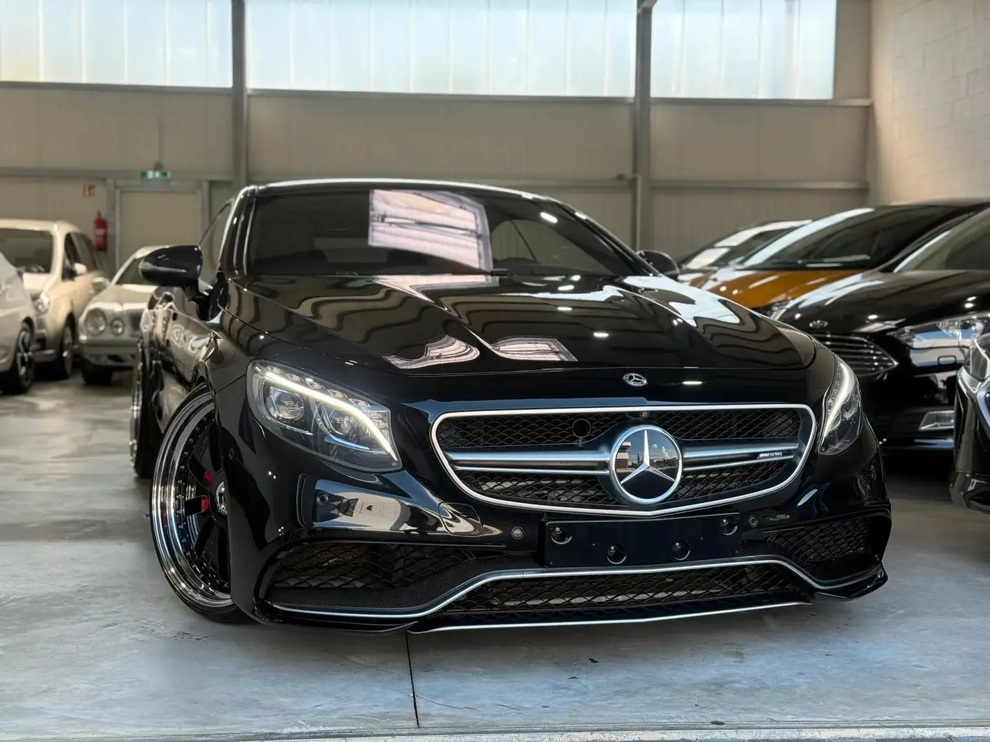 Mercedes-Benz S 63 AMG Coupe Capristo Anlage DOMANIG 22ZOLL Noir - 1
