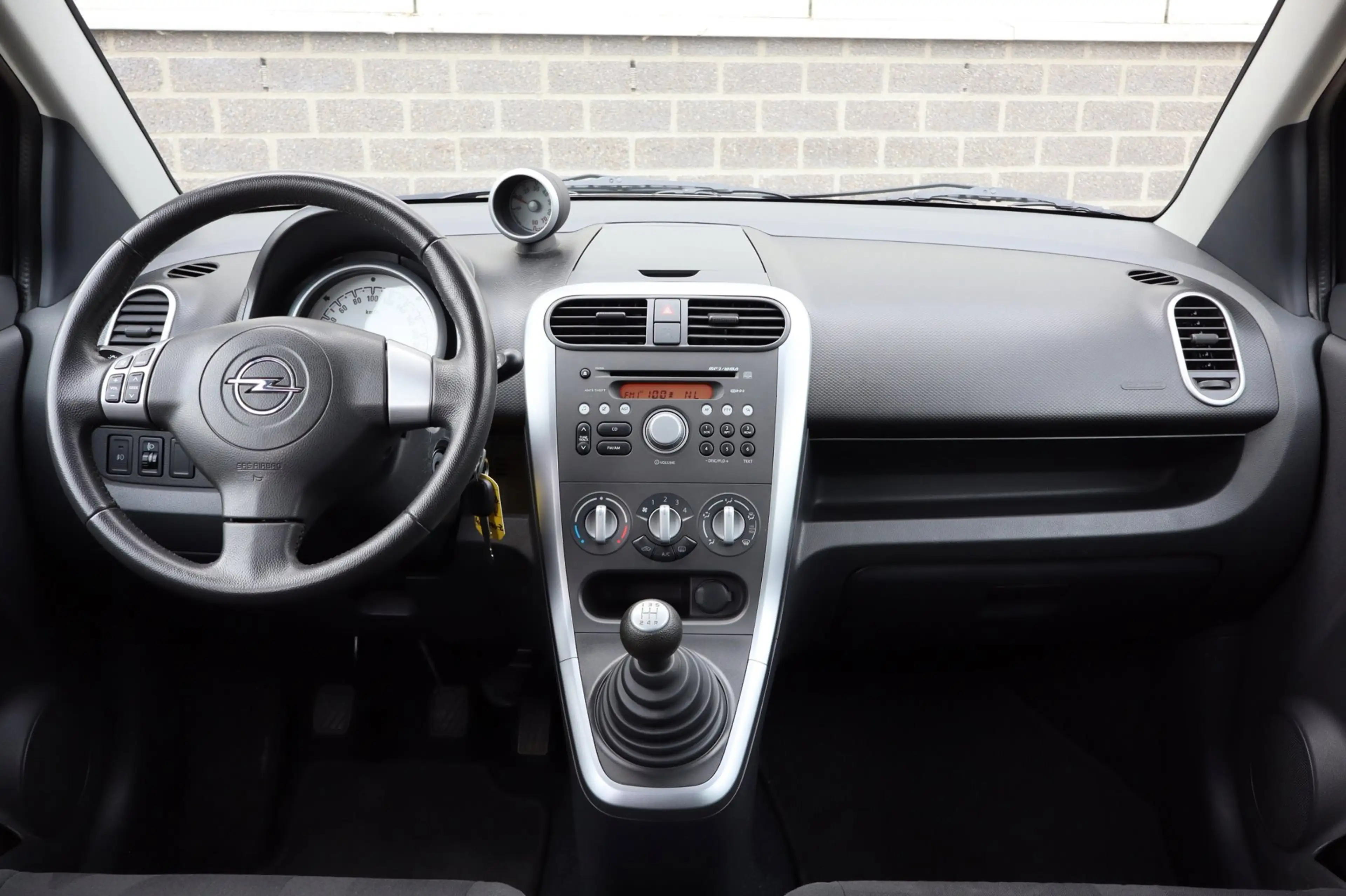 Opel Agila 1.2 Edition 1e eig. NL Auto — photo 10