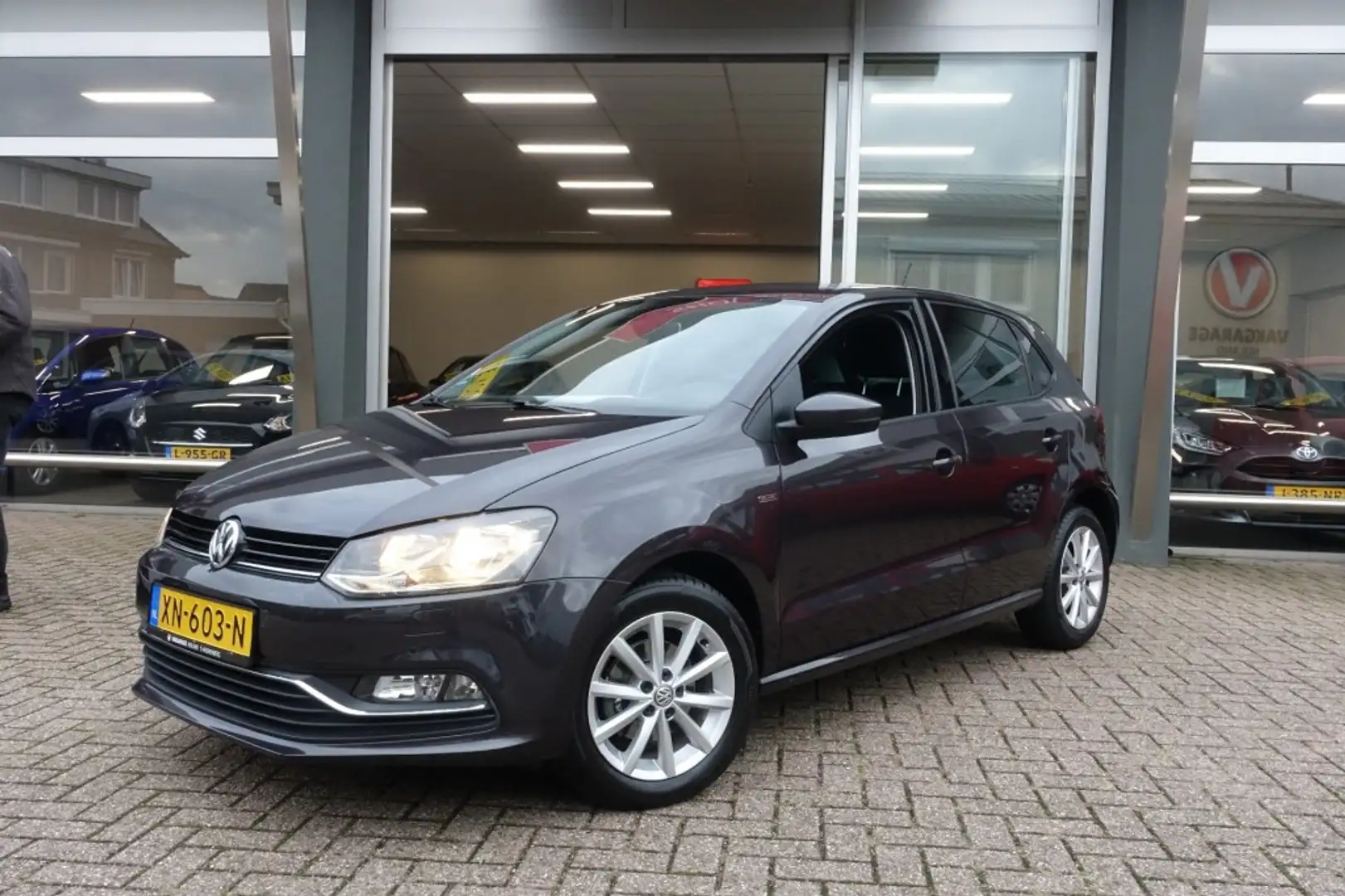 Volkswagen Polo 1.2 TSI HIGHLINE (All-in prijs) Grigio - 2