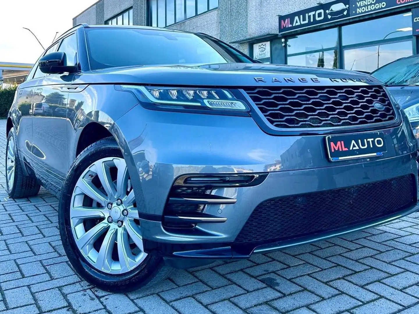 Land Rover Range Rover Velar Range Rover Velar 2.0 i4 R-Dynamic HSE 240cv auto Grigio - 1