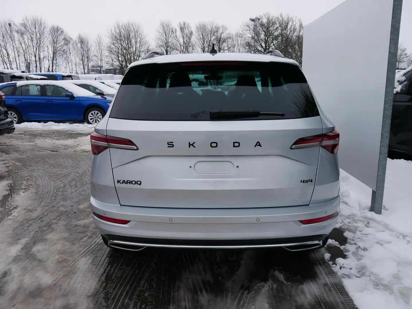 Skoda Karoq Sportline 2.0 TSI 4x4 DSG DSG*KESSY*TEMPOMAT*PD... Silber - 2