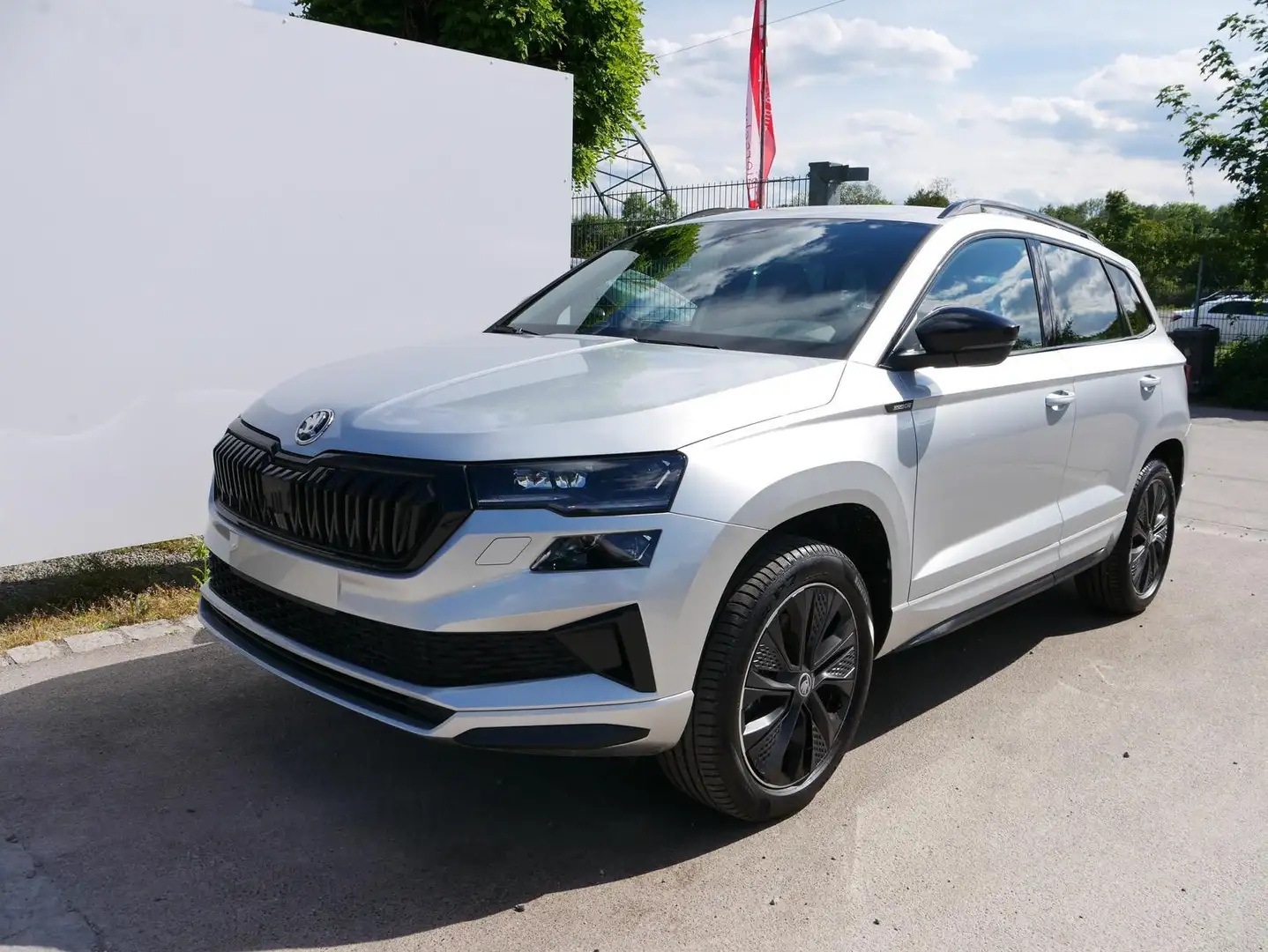 Skoda Karoq Sportline 2.0 TSI 4x4 DSG DSG*KESSY*TEMPOMAT*PD... Silber - 1