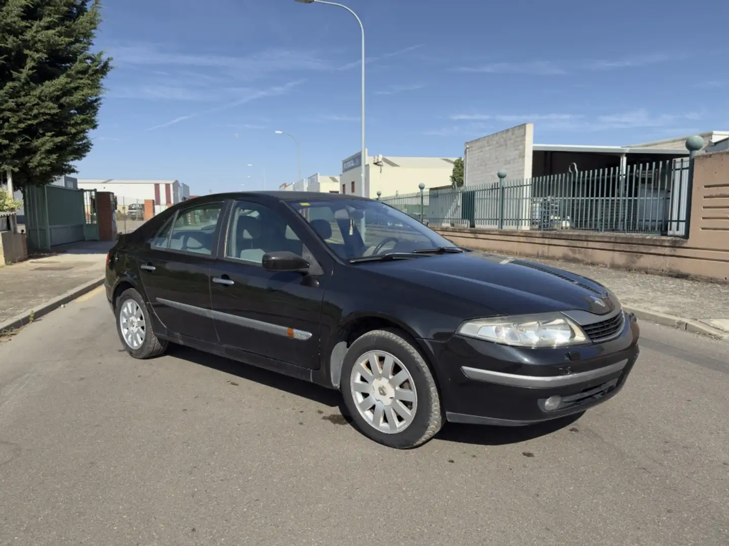 Renault Laguna 1.9DCi Privilege 120 Noir - 1